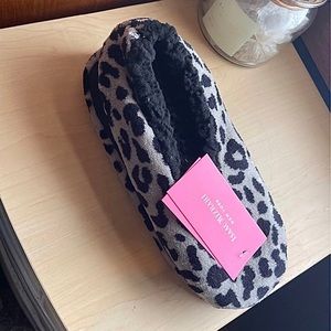 Isaac Mizrahi Cheetah Print Slippers